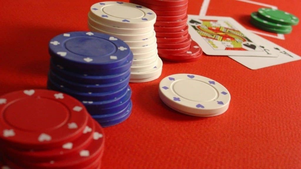 How to always win at the casino online? 