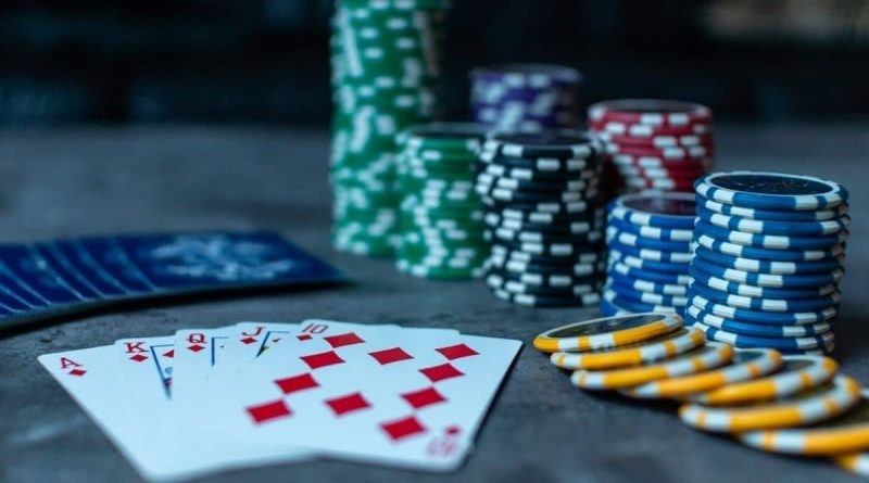 What are the rules and strategies in casino poker?