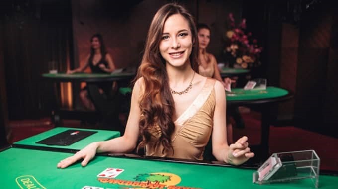 How much does a croupier earn on average?